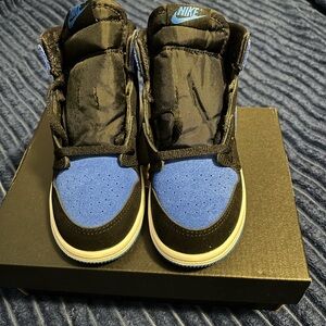 They are new in the package, I bought them for my son but they didn't fit